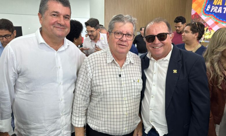 Em Campina Grande: Prefeito Ceninha Lucena participa do anúncio de investimentos feito pelo Governador João Azevedo para as festividades juninas de 2025 4ceninhacg 780x470 - Em Campina Grande: Prefeito Ceninha Lucena participa do anúncio de investimentos feito pelo Governador João Azevedo para as festividades juninas de 2025