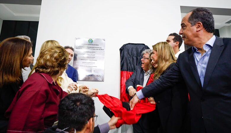 João Azevêdo inaugura Centro de Convenções de Campina Grande, anuncia o Imagineland e destaca novo momento no turismo de eventos da cidade cgjoao 780x449 - João Azevêdo inaugura Centro de Convenções de Campina Grande, anuncia o Imagineland e destaca novo momento no turismo de eventos da cidade