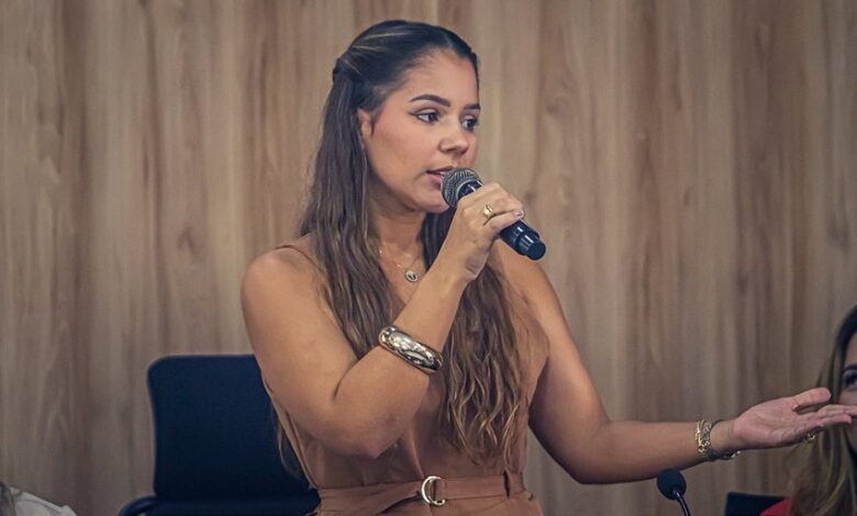 Prefeitura de Tenente Ananias se pronuncia sobre crise no abastecimento de água dayanapref 780x470 - Prefeitura de Tenente Ananias se pronuncia sobre crise no abastecimento de água