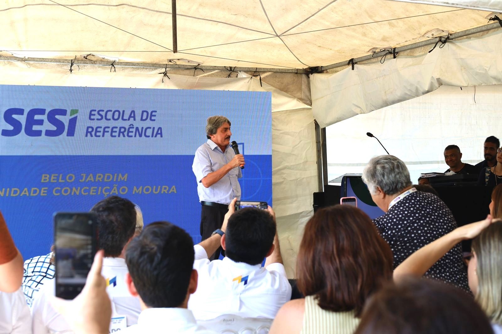 Em Belo Jardim: Com articulação de Mendonça e Gilvandro, obra da Escola de Referência SESI Conceição Moura foi iniciada com investimento de R$ 38 milhões estrela2 - Em Belo Jardim: Com articulação de Mendonça e Gilvandro, obra da Escola de Referência SESI Conceição Moura foi iniciada com investimento de R$ 38 milhões