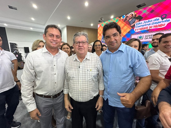 Prefeito Dr. Ronaldo Gonçalves garante apoio do Governo da Paraíba para festas juninas em Lastro lastro - Prefeito Dr. Ronaldo Gonçalves garante apoio do Governo da Paraíba para festas juninas em Lastro