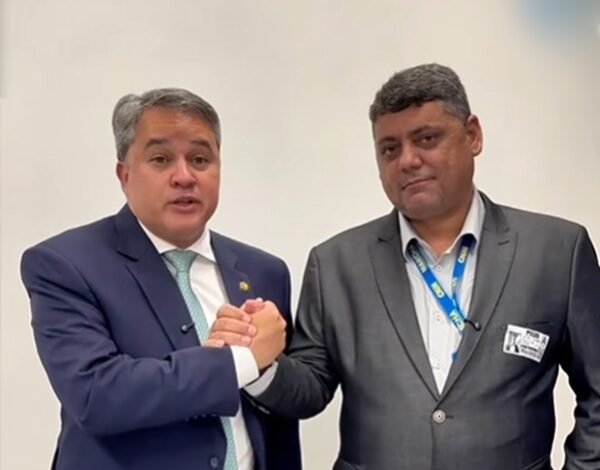 Prefeito Thially Aristóteles visita gabinete do senador Efraim Filho e garante investimentos para Vieirópolis durante XXVI Marcha a Brasília vieiropolisbsb 600x470 - Prefeito Thially Aristóteles visita gabinete do senador Efraim Filho e garante investimentos para Vieirópolis durante XXVI Marcha a Brasília