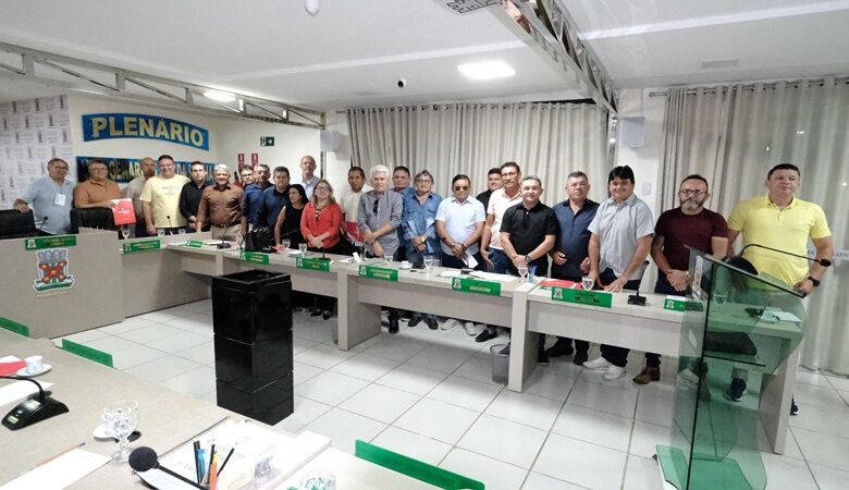 Presidente da Câmara de São Domingos, Valderan Queiroga, participa de encontro regional em Catolé do Rocha 2v 780x450 - Presidente da Câmara de São Domingos, Valderan Queiroga, participa de encontro regional em Catolé do Rocha