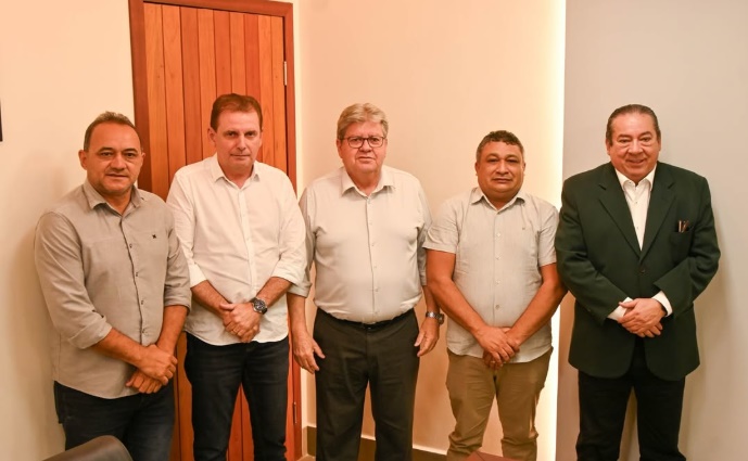 Deputado Chico Mendes articula audiência com o governador para tratar de demandas de Salgadinho salgadinho - Deputado Chico Mendes articula audiência com o governador para tratar de demandas de Salgadinho