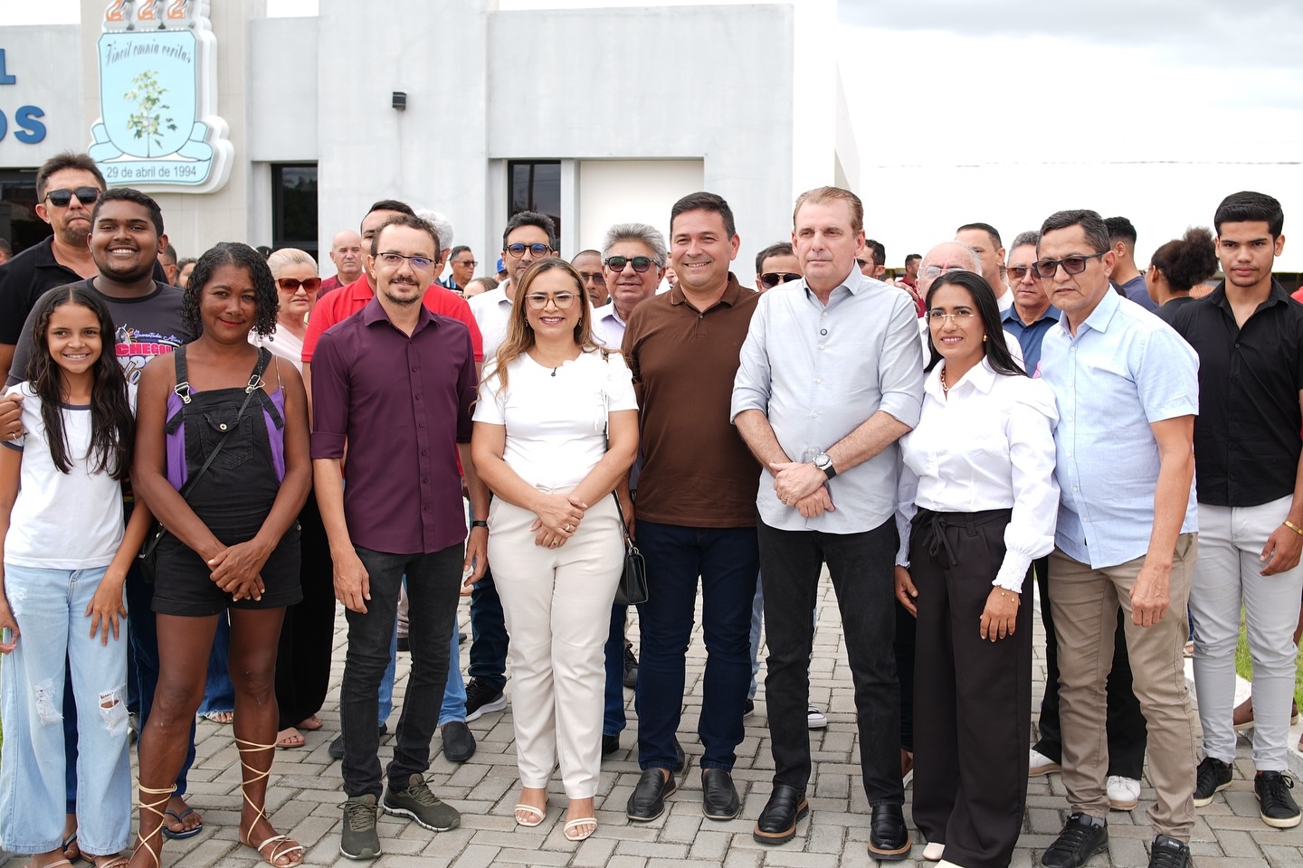 Chico Mendes participa da entrega de pavimentação em São Domingos e destaca respeito ao povo sertanejo: “O progresso também passa por aqui” C1 - Chico Mendes participa da entrega de pavimentação em São Domingos e destaca respeito ao povo sertanejo: “O progresso também passa por aqui”