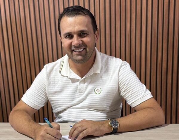 Prefeito Aldo Andrade anuncia pagamento em dia dos servidores e reforça compromisso com valorização do funcionalismo em Bernardino Batista aldo bb 600x470 - Prefeito Aldo Andrade anuncia pagamento em dia dos servidores e reforça compromisso com valorização do funcionalismo em Bernardino Batista