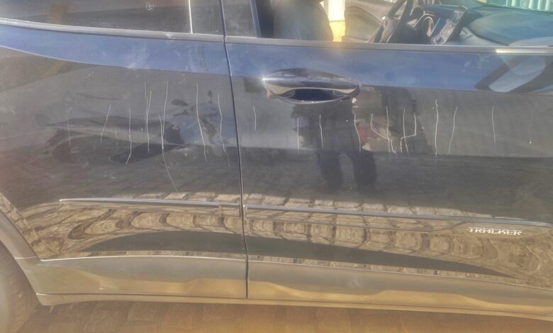 Carro oficial da Câmara de São Domingos é alvo de vandalismo carro 780x470 - Carro oficial da Câmara de São Domingos é alvo de vandalismo