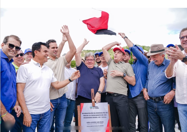 Em Cajazeiras: Chico Mendes e João Azevêdo inauguram estrada no Distrito de Boqueirão de Piranhas e e realizam sonho antigo da população chicoboqueirao - Em Cajazeiras: Chico Mendes e João Azevêdo inauguram estrada no Distrito de Boqueirão de Piranhas e e realizam sonho antigo da população