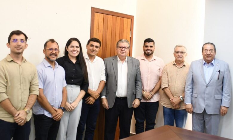 leomarejoao 780x470 - Prefeito Leomar Maia cumpre agenda com governador e busca investimentos para Belém do Brejo do Cruz