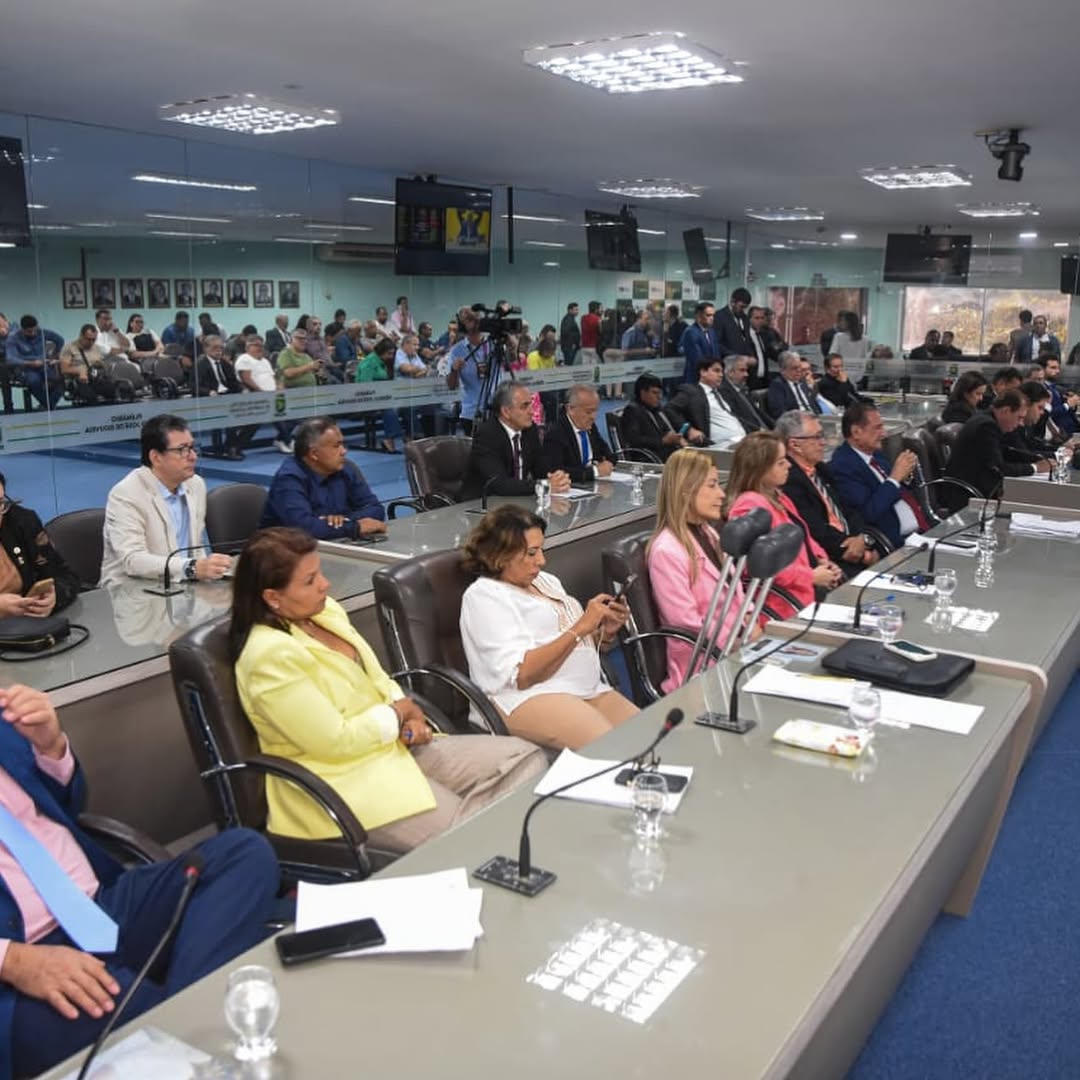SaveClip.App 535069069 18522781165015620 6873805321201503526 n - Chico Mendes participa de sessão itinerante em Campina Grande e reforça compromisso com diálogo e desenvolvimento