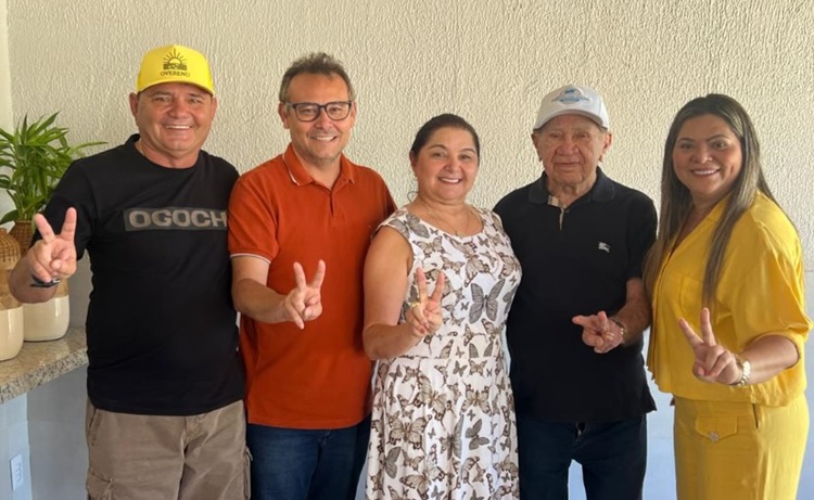 Bomba política em Santa Helena: Corrinha Félix rompe com oposição e anuncia apoio ao prefeito João Cléber corrinhash - Bomba política em Santa Helena: Corrinha Félix rompe com oposição e anuncia apoio ao prefeito João Cléber