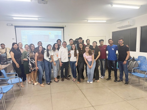 Prefeito de Coremas, Edilson Pereira, ministra palestra sobre “Educação e gestão: as vicissitudes da vida pública” para alunos da UFCG em Sousa edilson1 - Prefeito de Coremas, Edilson Pereira, ministra palestra sobre “Educação e gestão: as vicissitudes da vida pública” para alunos da UFCG em Sousa