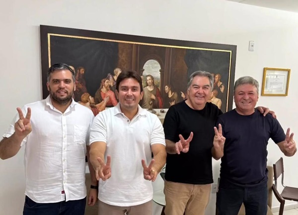 Presidente da Câmara de Santa Cruz, John Silveira e seu pai empresário João de Nenzinha anunciam apoio a Lindolfo Pires lindolfop - Presidente da Câmara de Santa Cruz, John Silveira e seu pai empresário João de Nenzinha anunciam apoio a Lindolfo Pires