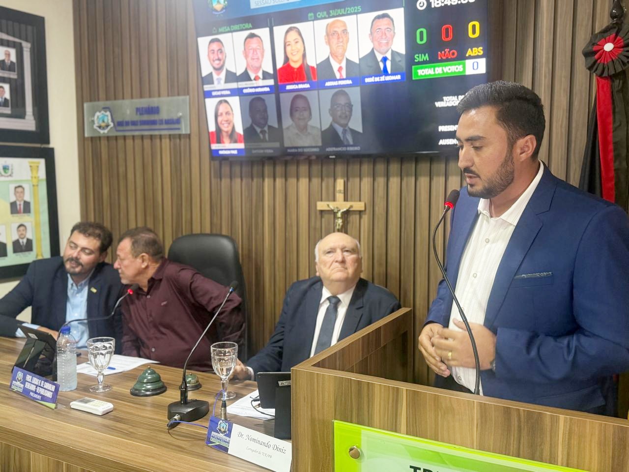 Câmara de Nazarezinho homenageia conselheiro do TCE-PB Nominando Diniz com Título de Cidadão Nazarezinhense naza04 - Câmara de Nazarezinho homenageia conselheiro do TCE-PB Nominando Diniz com Título de Cidadão Nazarezinhense