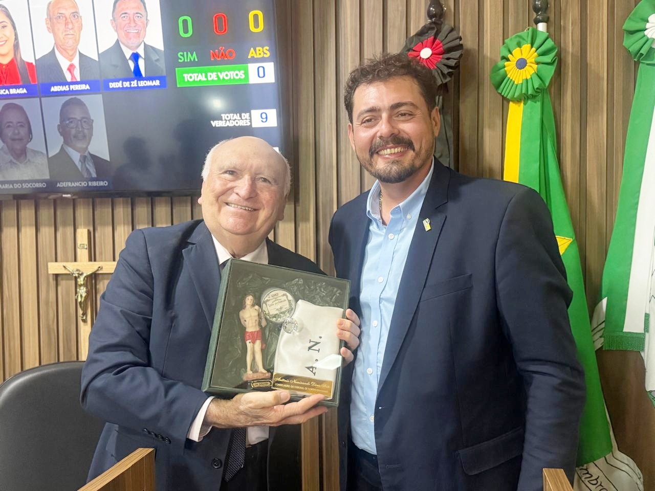 Câmara de Nazarezinho homenageia conselheiro do TCE-PB Nominando Diniz com Título de Cidadão Nazarezinhense naza07 - Câmara de Nazarezinho homenageia conselheiro do TCE-PB Nominando Diniz com Título de Cidadão Nazarezinhense