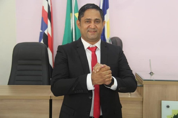Prefeito no Maranhão não paga retroativo de professores e culpa “tarifaço” de Trump prefeitoma - Prefeito no Maranhão não paga retroativo de professores e culpa “tarifaço” de Trump