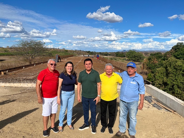 Wilson Santiago e Larúcia Sá visitam a PB-390 em São João do Rio do Peixe e celebram avanço da obra sjrpws - Wilson Santiago e Larúcia Sá visitam a PB-390 em São João do Rio do Peixe e celebram avanço da obra