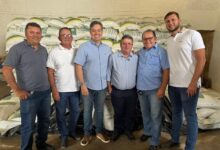 Ceninha1 220x150 - Prefeito de Bonito de Santa Fé, Ceninha Lucena participa de lançamento do Programa de Distribuição de Ração Animal em Cajazeiras
