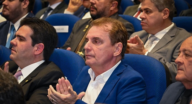 Deputado Chico Mendes prestigia posse do novo procurador-geral de Justiça da Paraíba chicomppb - Deputado Chico Mendes prestigia posse do novo procurador-geral de Justiça da Paraíba