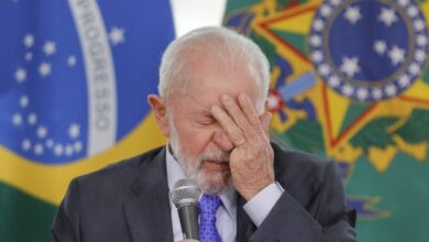 lula2 390x220 - Pesquisa mostra maioria dos brasileiros reprovando governo Lula com 51% e expõe desgaste precoce do presidente