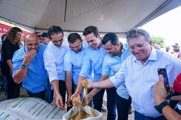 Lucas Ribeiro entrega polos de ração subsidiada em Itaporanga e Princesa Isabel e reforça apoio do Governo ao produtor rural unnamed - Lucas Ribeiro entrega polos de ração subsidiada em Itaporanga e Princesa Isabel e reforça apoio do Governo ao produtor rural