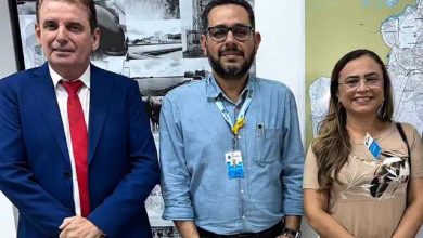 chicosd 390x220 - Prefeita Adeilza Soares e deputado Chico Mendes tratam de pautas de interesse de São Domingos na CAGEPA