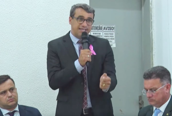 Deputado Estadual Chió lamenta incêndio no Vale dos Dinossauros e cobra mais atenção do poder público ao patrimônio histórico e ambiental de Sousa chio - Deputado Estadual Chió lamenta incêndio no Vale dos Dinossauros e cobra mais atenção do poder público ao patrimônio histórico e ambiental de Sousa