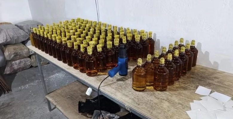 garrafa 780x400 - Mais de 4 mil garrafas de bebidas alcoólicas são apreendidas durante prisão de suspeito de adulteração com metanol na Paraíba
