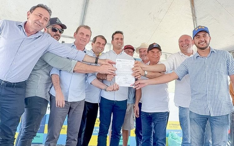 Em São José de Piranhas: Lucas Ribeiro e Chico Mendes inauguram polo de ração e assina ordens de serviços das estradas do distrito de Bom Jesus e Serra do Vital sjp 750x470 - Em São José de Piranhas: Lucas Ribeiro e Chico Mendes inauguram polo de ração e assina ordens de serviços das estradas do distrito de Bom Jesus e Serra do Vital