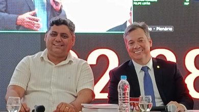 thially1 390x220 - Prefeito Thially Aristóteles participa de audiência pública em Sousa e reforça pedido por soluções hídricas para Vieirópolis