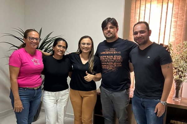 vereadoressd - Prefeita Adeilza Soares reúne vereadores da base e reforça parceria para novos projetos em São Domingos