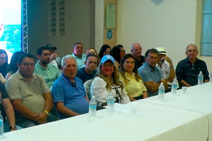 Dra. Paula surpreende em coletiva e afirma que foi traída por Zé Aldemir “como marido, mas não como político”; VEJA VÍDEO ze1 - Dra. Paula surpreende em coletiva e afirma que foi traída por Zé Aldemir “como marido, mas não como político”; VEJA VÍDEO