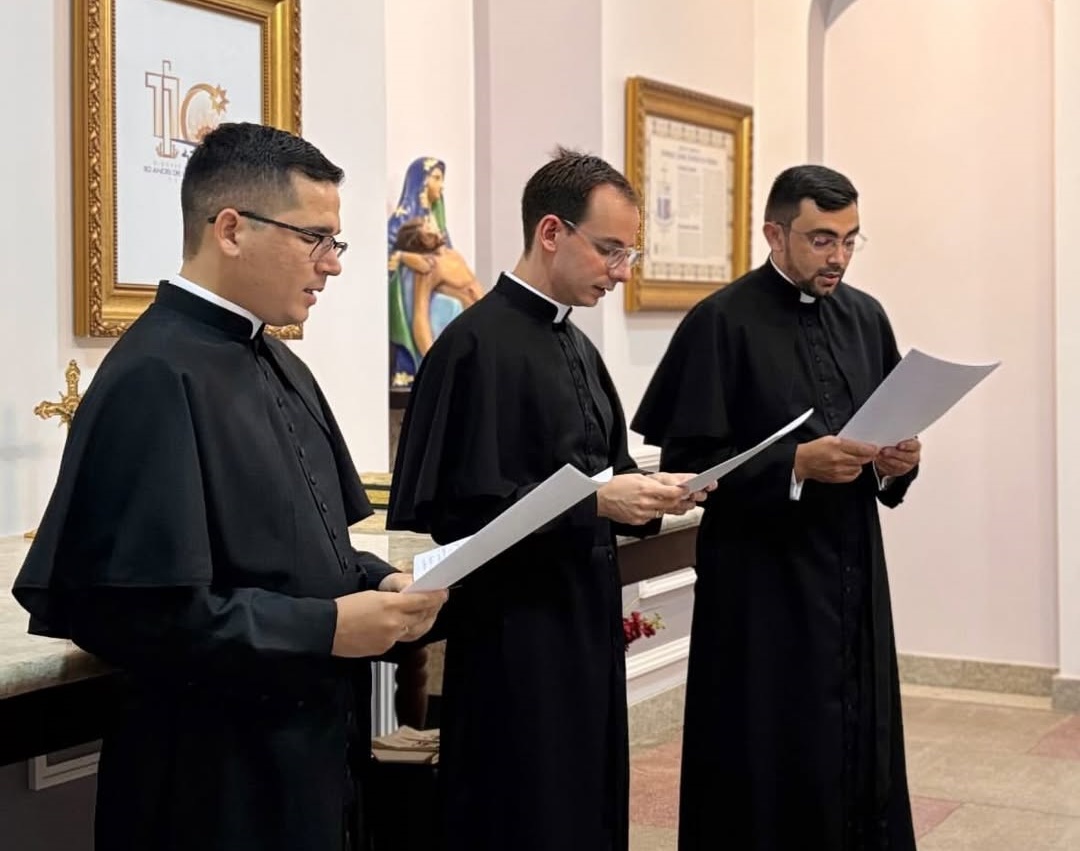 Sousense Marcos Vinícius é ordenado diácono em emocionante celebração na Catedral de Cajazeiras 3p - Sousense Marcos Vinícius é ordenado diácono em emocionante celebração na Catedral de Cajazeiras