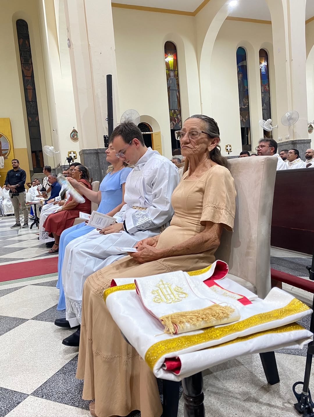 Sousense Marcos Vinícius é ordenado diácono em emocionante celebração na Catedral de Cajazeiras SaveClip.App 572967956 18296658142281195 4673156575022208518 n - Sousense Marcos Vinícius é ordenado diácono em emocionante celebração na Catedral de Cajazeiras