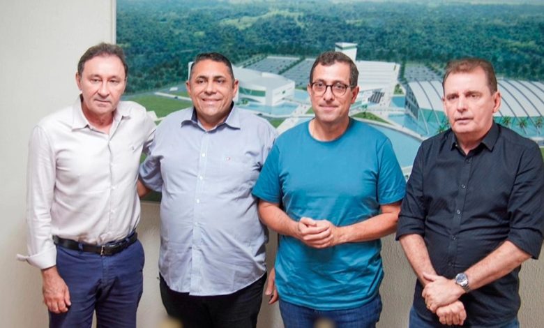 Prefeito João Neto e deputado Chico Mendes se reúnem no DER-PB em busca de novos investimentos para Aparecida chicoejoao 780x470 - Prefeito João Neto e deputado Chico Mendes se reúnem no DER-PB em busca de novos investimentos para Aparecida