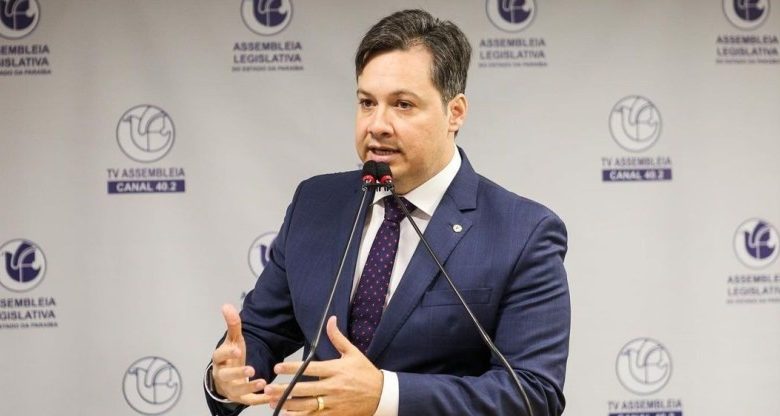 Assembleia Legislativa aprova proposta do deputado Júnior Araújo que garante CNH gratuita para Agentes Comunitários de Saúde e de Endemias na Paraíba jr araujo 780x416 - Assembleia Legislativa aprova proposta do deputado Júnior Araújo que garante CNH gratuita para Agentes Comunitários de Saúde e de Endemias na Paraíba