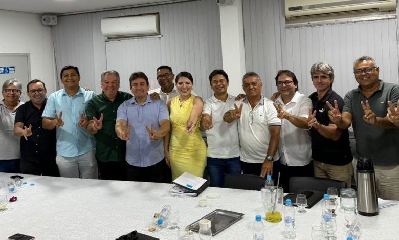 Prefeito reúne 09 vereadores da base aliada e reafirmam apoio a Lindolfo Pires para disputa estadual em 2026 sousavereadores 780x469 - Prefeito reúne 09 vereadores da base aliada e reafirmam apoio a Lindolfo Pires para disputa estadual em 2026