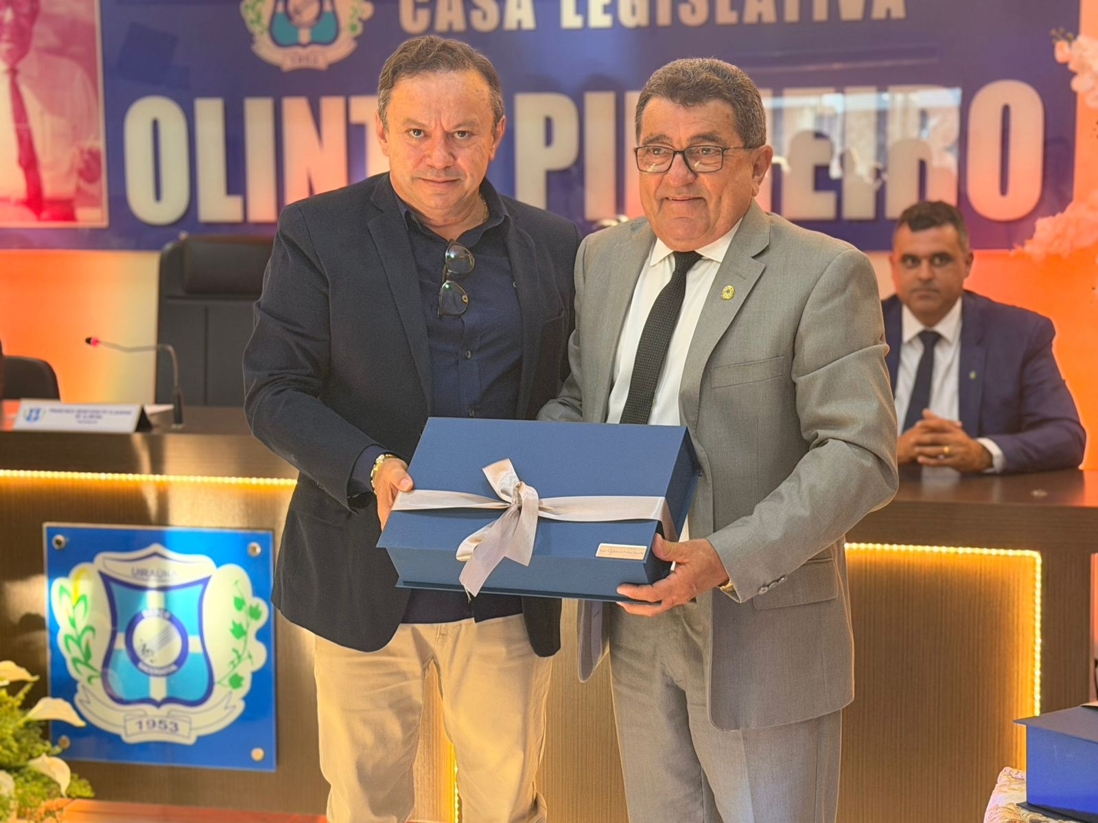 Empresário Tatá Motos é homenageado pela Câmara de Uiraúna com Título de Cidadão Uiraunense tata1 - Empresário Tatá Motos é homenageado pela Câmara de Uiraúna com Título de Cidadão Uiraunense