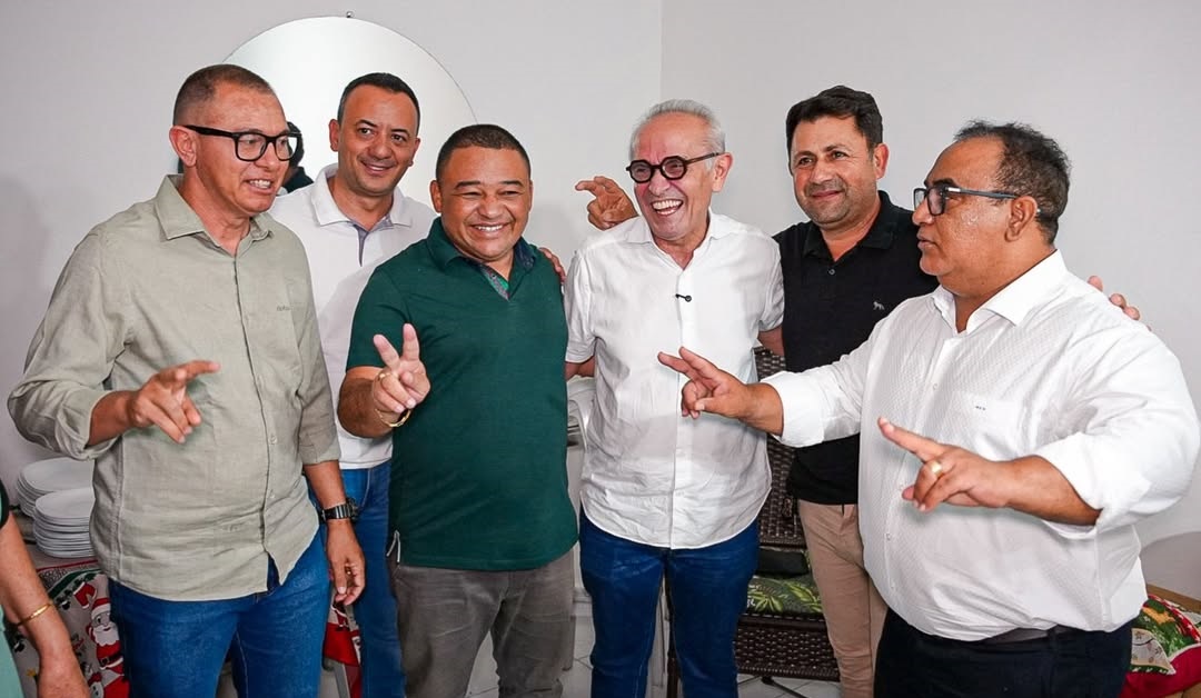 Apoiado pela prefeita Milena e Marcos Eron, Cícero Lucena marca presença nos 64 anos de Monte Horebe 2c - Apoiado pela prefeita Milena e Marcos Eron, Cícero Lucena marca presença nos 64 anos de Monte Horebe
