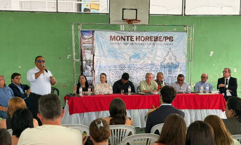Marcos Eron participa de sessão especial pelos 64 anos de emancipação política de Monte Horebe Marcos02 780x470 - Marcos Eron participa de sessão especial pelos 64 anos de emancipação política de Monte Horebe