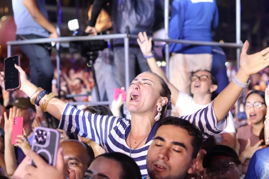 Frei Gilson reúne multidão histórica em mais de 500 mil pessoas no Celebra João Pessoa no Busto de Tamandaré SaveClip.App 606825020 18548166241028921 14557252311893604 n - Frei Gilson reúne multidão histórica em mais de 500 mil pessoas no Celebra João Pessoa no Busto de Tamandaré