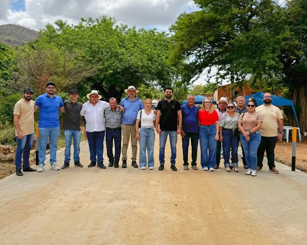Prefeitura de Cachoeira dos Índios entrega passagens molhadas beneficiando o Sítio Angical e o distrito de Tambor SaveClip.App 606967526 18545223400058779 240076945217098846 n - Prefeitura de Cachoeira dos Índios entrega passagens molhadas beneficiando o Sítio Angical e o distrito de Tambor