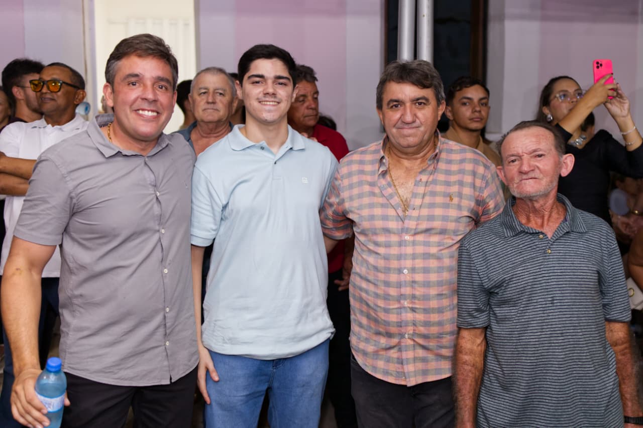 Festa de fim de ano reúne multidão, movimenta a cidade e celebra novo momento administrativo em São José da Lagoa Tapada Sem titulosjlt6 - Festa de fim de ano reúne multidão, movimenta a cidade e celebra novo momento administrativo em São José da Lagoa Tapada