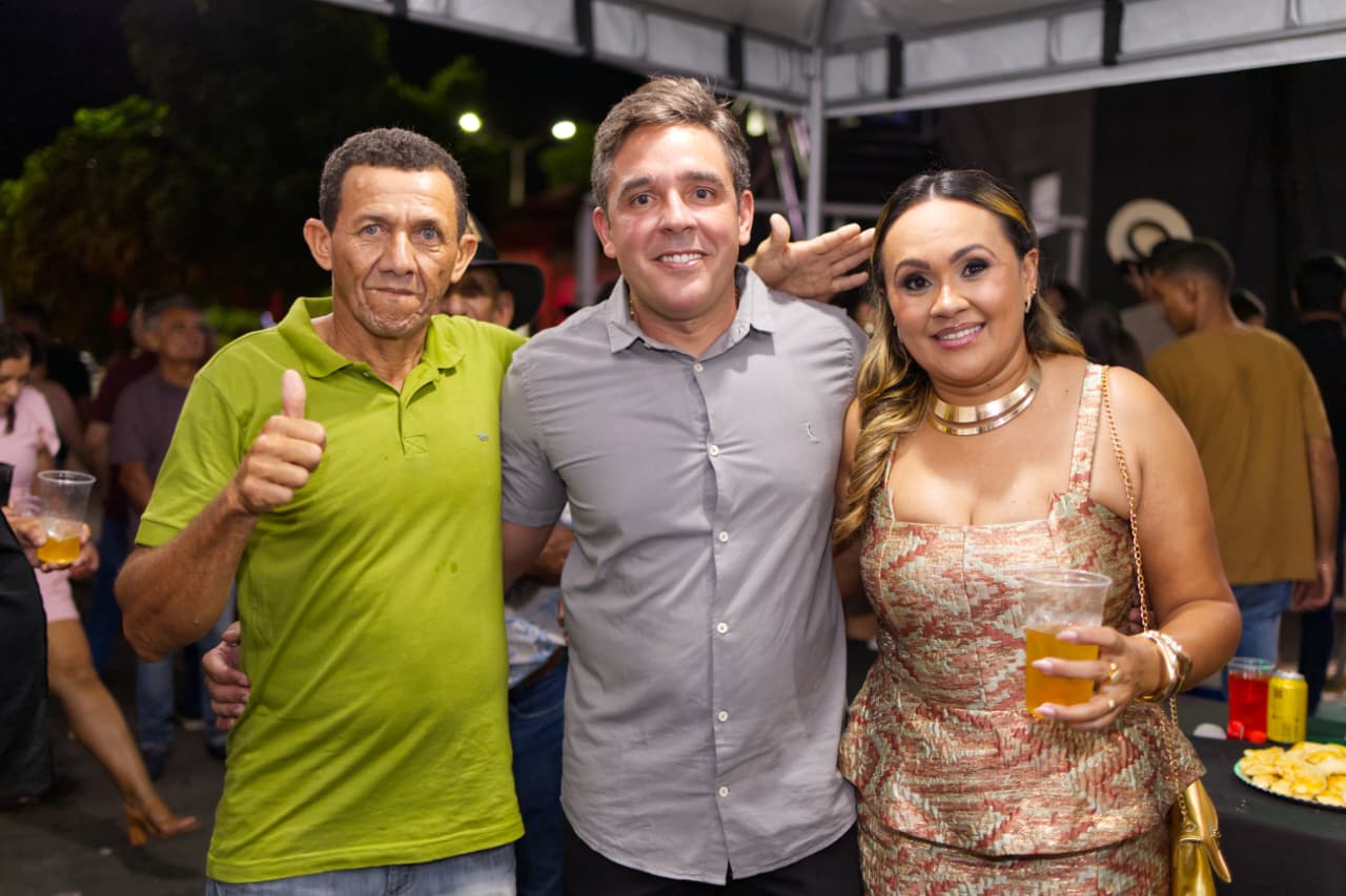 Festa de fim de ano reúne multidão, movimenta a cidade e celebra novo momento administrativo em São José da Lagoa Tapada Sem titulosjlt7 - Festa de fim de ano reúne multidão, movimenta a cidade e celebra novo momento administrativo em São José da Lagoa Tapada