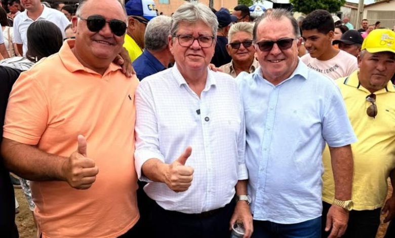 Prefeito de Bonito de Santa Fé, Ceninha Lucena acompanha João Azevêdo e Júnior Araújo em agenda de inaugurações no Sertão paraibano ceninha 780x470 - Prefeito de Bonito de Santa Fé, Ceninha Lucena acompanha João Azevêdo e Júnior Araújo em agenda de inaugurações no Sertão paraibano