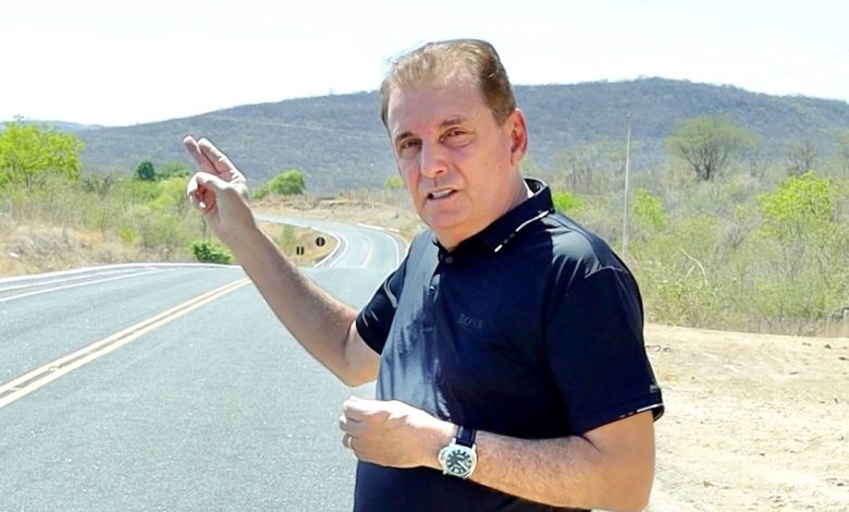 Deputado Chico Mendes comemora obra da PB-382 entre os municípios de Serra Grande e São José de Piranhas ''obra que impulsiona desenvolvimento regional'' chico 1 780x470 - Deputado Chico Mendes comemora obra da PB-382 entre os municípios de Serra Grande e São José de Piranhas ''obra que impulsiona desenvolvimento regional''