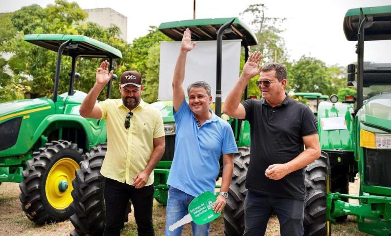 Efraim Filho entrega máquinas para fortalecer a agricultura em 15 municípios da Paraíba efraimmaquinas 780x470 - Efraim Filho entrega máquinas para fortalecer a agricultura em 15 municípios da Paraíba