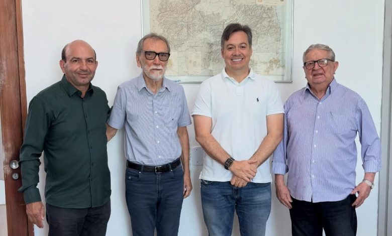 Rota da Mineração: Júnior Araújo celebra avanço para Junco do Seridó em agenda no DER-PB ao lado do prefeito Dr. Paulo Fragoso juncodojericojr 780x470 - Rota da Mineração: Júnior Araújo celebra avanço para Junco do Seridó em agenda no DER-PB ao lado do prefeito Dr. Paulo Fragoso