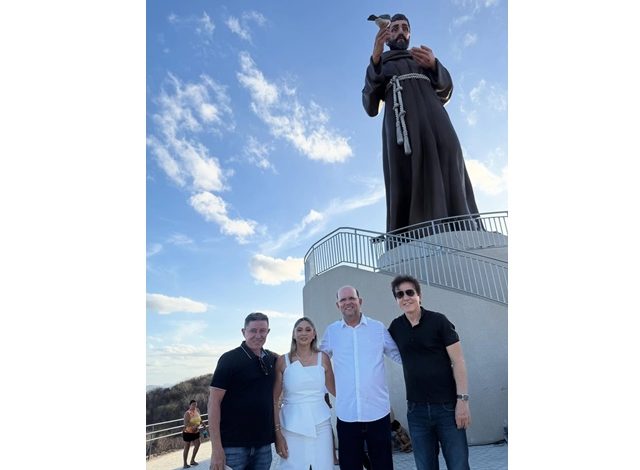 Deputado Dr. Kerginaldo participa da inauguração da estátua de São Francisco de Assis em Riachuelo k1 640x470 - Deputado Dr. Kerginaldo participa da inauguração da estátua de São Francisco de Assis em Riachuelo