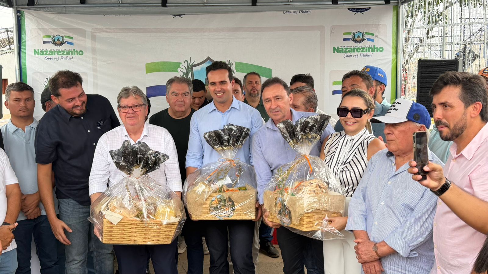 Em Nazarezinho, João Azevêdo inaugura ao lado do prefeito Marcelo Vale adutora e estrada; investimentos superam R$ 50 milhões naza04 - Em Nazarezinho, João Azevêdo inaugura ao lado do prefeito Marcelo Vale adutora e estrada; investimentos superam R$ 50 milhões